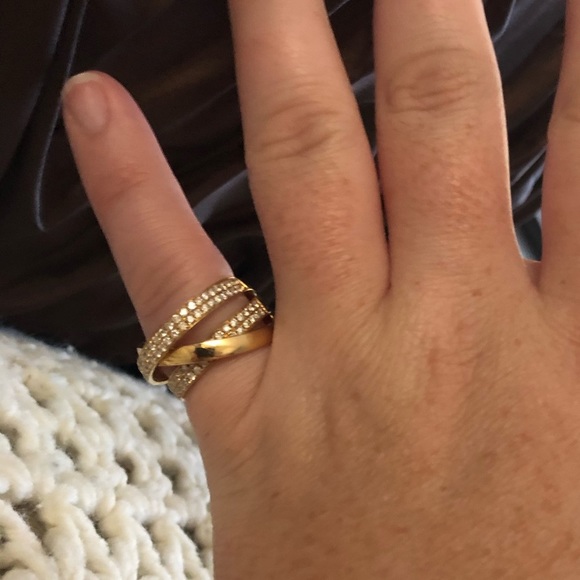 18K BA Gold Band Diamond Row Ring Fits: 7.5 - Picture 9 of 9